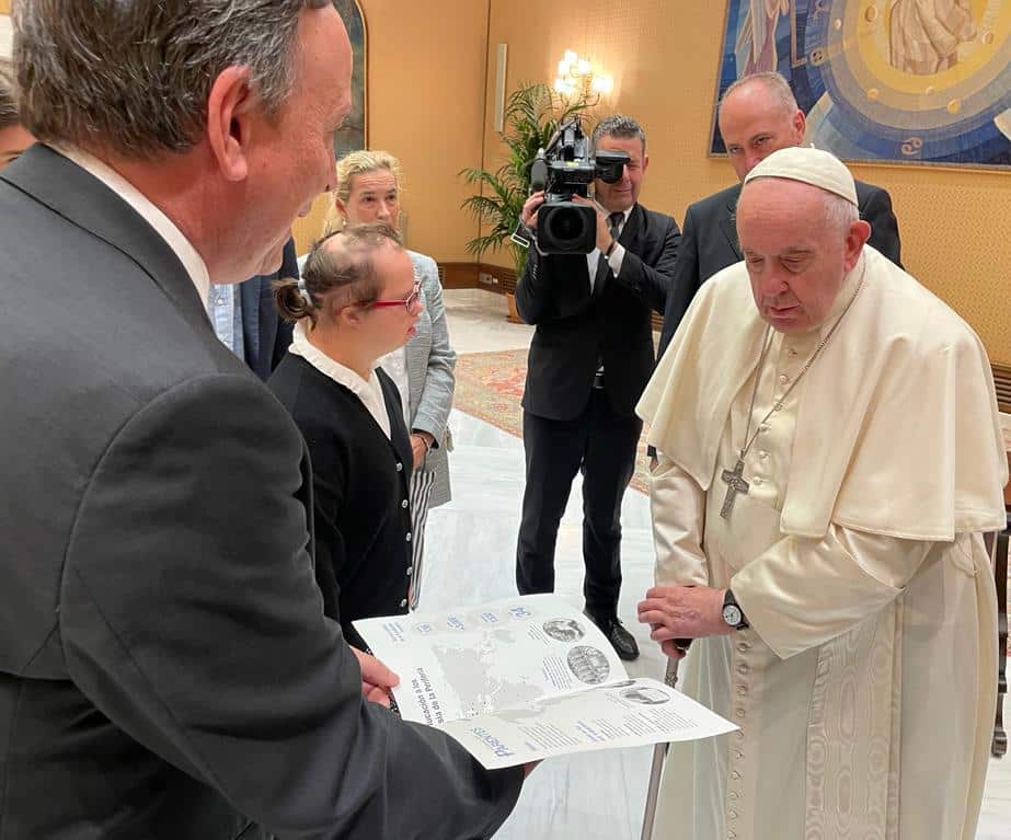 Pope Francis receives the Parentes Foundation in Rome - Fundación Parentes